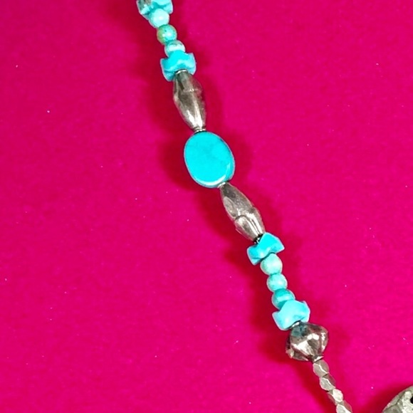 Vintage Turquoise Cameo Necklace - Picture 5 of 11